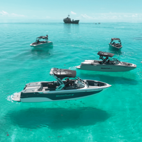 Public and private boat charters